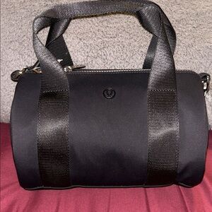 lululemon athletica knit nylon mini barrel duffel